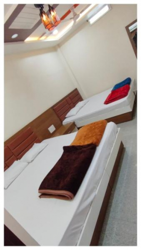 shree trilokeshwar guesthouse